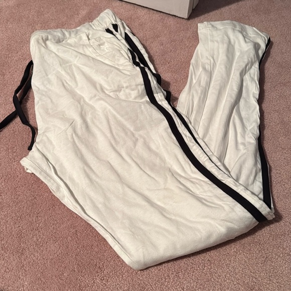 Pacifica Pants - Pacifica white with black strip lounge pants. Size M.